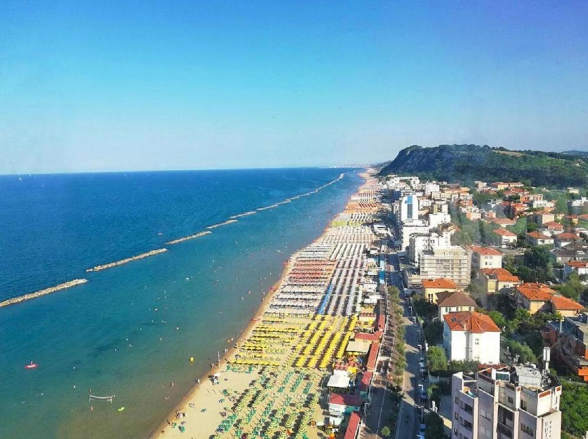Casa Lazzarini Luxury Apartment Песаро Екстериор снимка