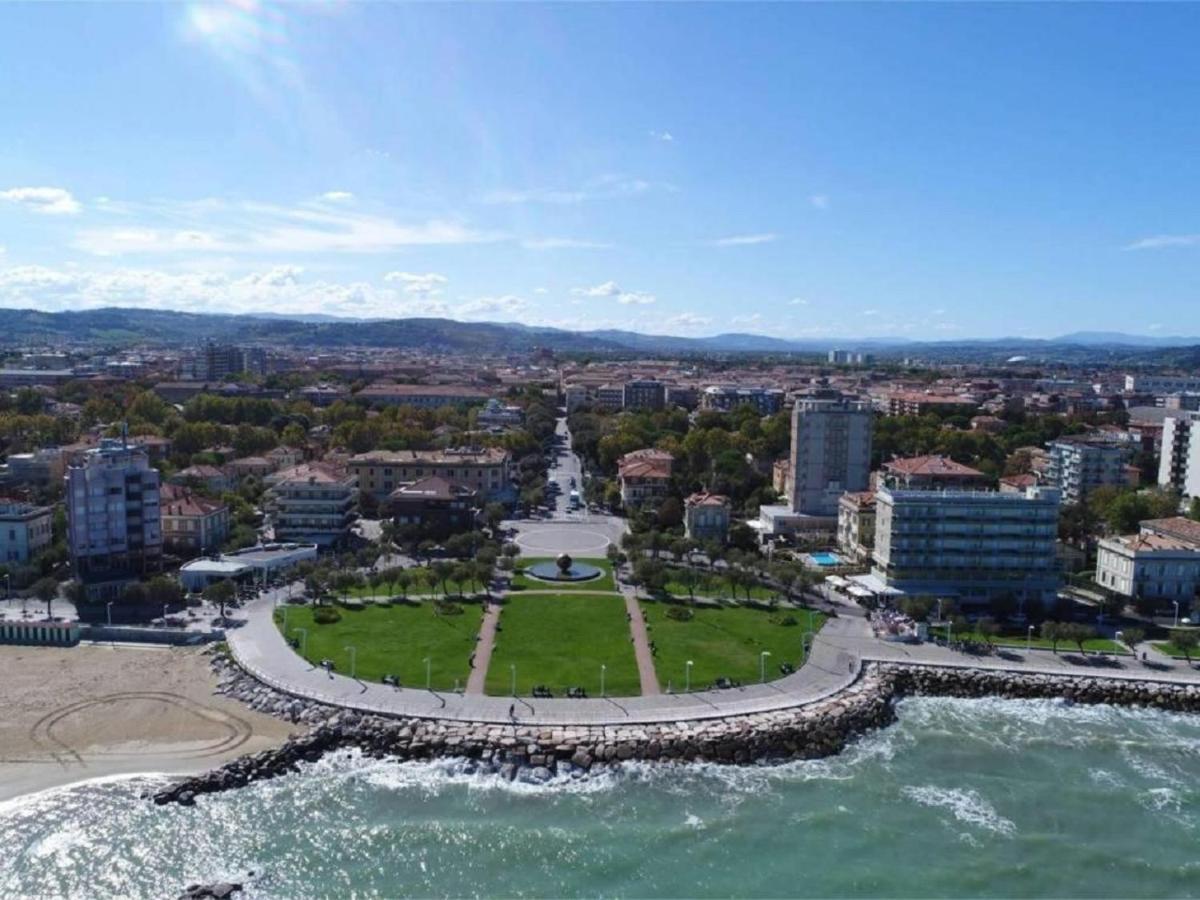 Casa Lazzarini Luxury Apartment Песаро Екстериор снимка